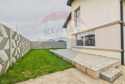 Casă cu 4 camere în Berceni