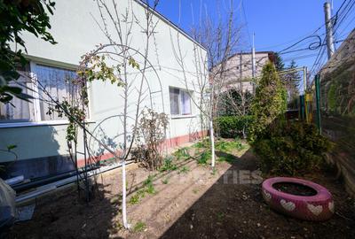 Casa parter,  situata pe colt, teren 300 mp, acces dublu - 16