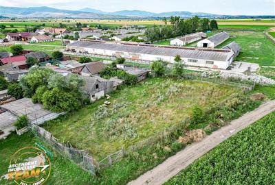 FILM! Apartament 2 camere,decomandat,cu garaj,1.400 mp teren,Let,Covasna - 3