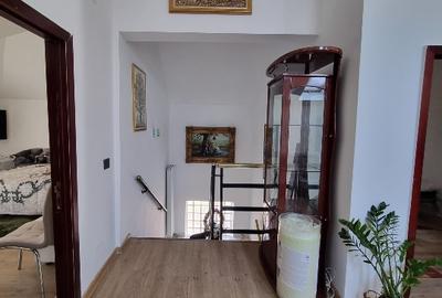 Casa luxoasa cu vedere la lac - 7
