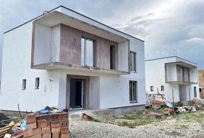 Imobil aparte, arhitectura deosebita, conditii avantajoase, Sanpetru - 14