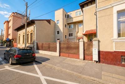 Apartament cu 3 camere, mobilat în Parcul Carol