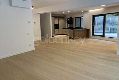 Apartament cu 4 camere semidecomandat în Primăverii