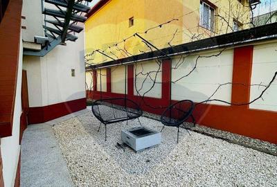 DE INCHIRIAT: Apartament cu 2 camere-strada Victoriei - 19