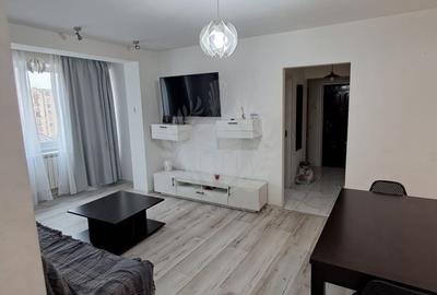 Apartament cu 2 camere semidecomandat, mobilat în Central