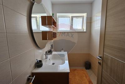 Casă / Vilă de lux cu 8 camere de vânzare in Obcini, Suceava - 49