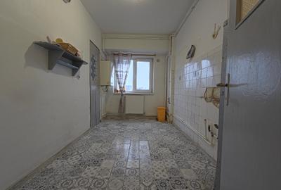 Ultracentral Tomis Mall 3 camere decomandat etaj 3/7 - 28