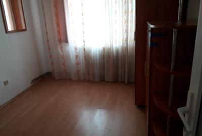 INCHIRIEZ APARTAMENT CU 4 CAMERE PENTRU PRETENTIOSI - 8