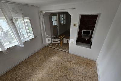 Casă individuală 2 camere + anexă in construcție - 250 mp teren - Bârlad - 4