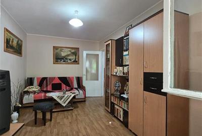 Alexandru - Parcul Voievozilor , 2 camere cu geam la baie, balcon inchis - 2