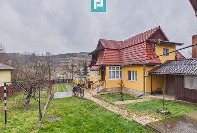 Vilă stil montan, 270 mp, teren 3000 mp - 2