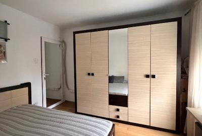 Închiriez apartament 3 camere - 3