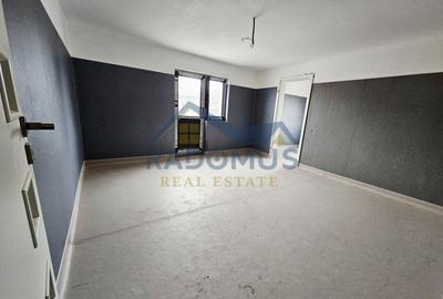 Vila Tătărani - 280 mp utili - 500 mp Teren - 8 Camere + 4 Băi - 7