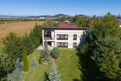 Casă deosebită de vânzare în Sânpetru | Teren 1400 mp - 38