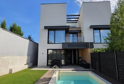 Elegant Three-Level Villa with Private Swimming Pool - 1