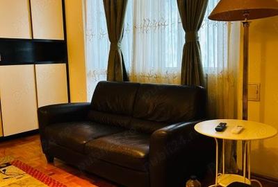 Apartament cu 3 camere decomandat, mobilat în Titan