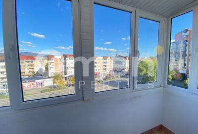 Apartament spatios cu 4 camere decoamndat, zona Republicii - 17