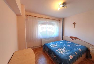 Inchiriez apartament 2 camere Vlaicu, decomandat, etaj 2, centrală gaz - 10