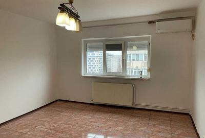 De vanzare 3 camere, centrala,  etaj 8, instalație nouă,  zona 13 Septembrie - 1