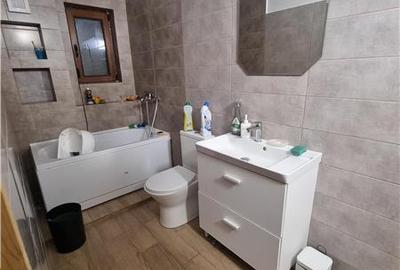Casa-vila si teren in Nanov - 11