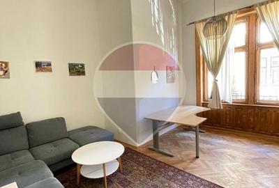 Apartament cu 3 camere decomandat, mobilat în Central