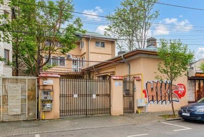 Casă individuală cu 14 camere în Titulescu