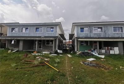 Duplex cu 5 camere în Moșnița Nouă
