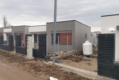 Casă individuală cu 3 camere în Plaiul Vulcanești