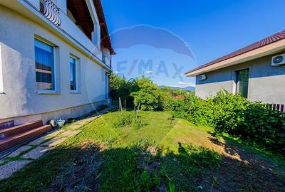 Casă elegantă în zonă exclusivistă, cu priveliște de vis - 14