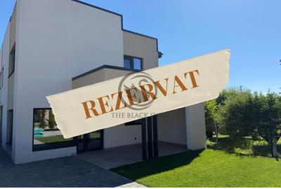 Duplex cu 4 camere în Central