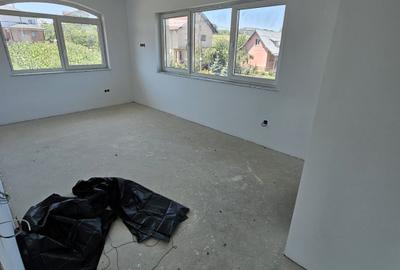 Casa individuala, 130 mp, Garaj, teren 380 mp, zona Dezmir - 13