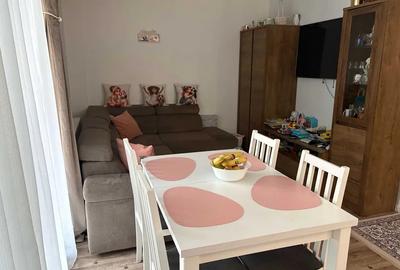 Apartament cu 3 camere semidecomandat, mobilat în Florești