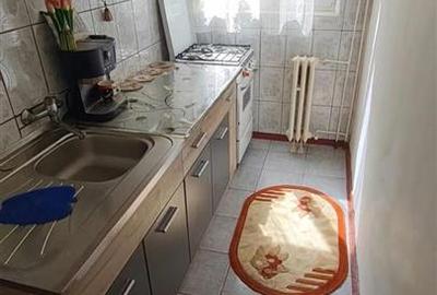 Apartament de inchiriat Ploiesti Vest, etaj 1 - 300 EURO - 10