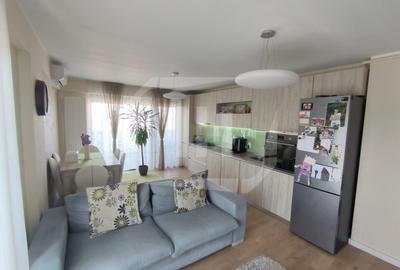 Apartament cu 4 camere semidecomandat, mobilat în Zorilor