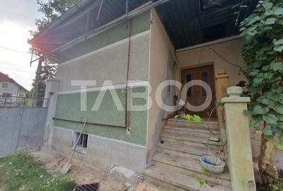 Casă individuală cu 3 camere în Mândra