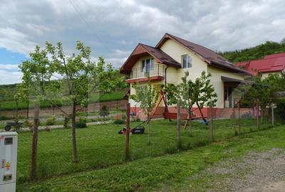 Casă individuală cu 4 camere în Bărdești