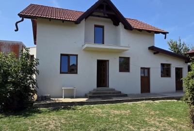Casă individuală cu 3 camere în Păulești