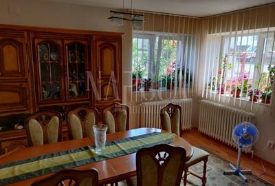 Casă individuală cu 8 camere în Iris