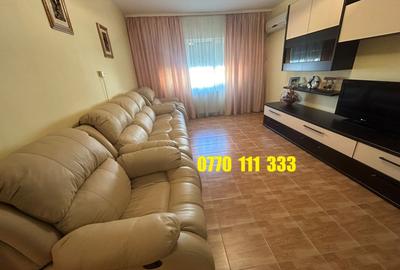 Apartament cu 3 camere decomandat, mobilat în Buzaului