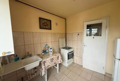 Apartament 2 camere-etaj 2-zona Sc. Gen. Andrei Saguna - 16