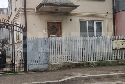Casă individuală cu 3 camere în Câmpina