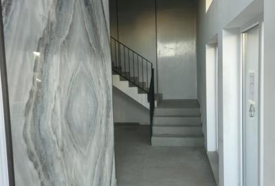 Apartament cu 3 camere decomandat în Theodor Pallady