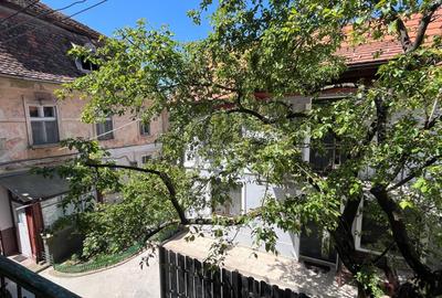 2 camere în inima orașului – ideal pentru locuit sau investiție - 7