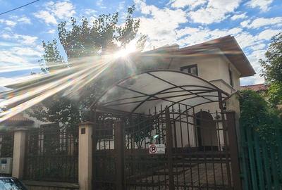 Duplex cu 8 camere în Primăverii