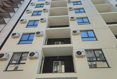 4  camere/bloc  nou/zona Centrul  Comercial  Grand  Arena/comision 0  cumparator - 5