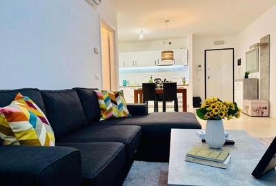 Apartament cu 3 camere decomandat, mobilat în Central