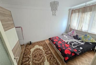 Apartament cu 2 camere semidecomandat în Podu Roș