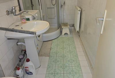 Vand apartament 2 camere semidecomandat in Deva, etaj 1 - 8