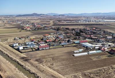 Teren intravilan cu hala construita - 18