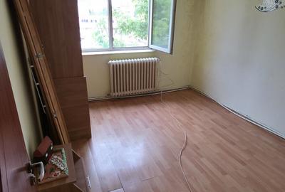 Apartament 2 camere, str. Salcâmilor, bl.30, DEVA - 1
